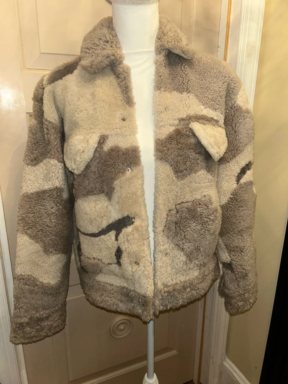 RAG & BONE sz XS Taupe and Cream Teddy Sherpa Jacket INCREDIBLE!!! - Picture 3 of 11
